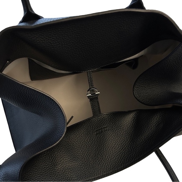 The Row Soft Margaux 17 - Black Grained Leather - Picture 7 of 13